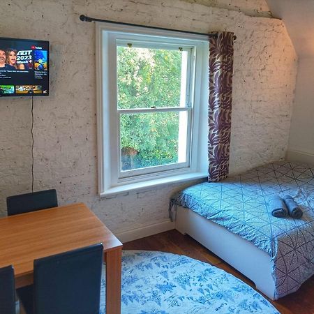 Mezzanine Style Studio Apartment 8 Лондон Экстерьер фото